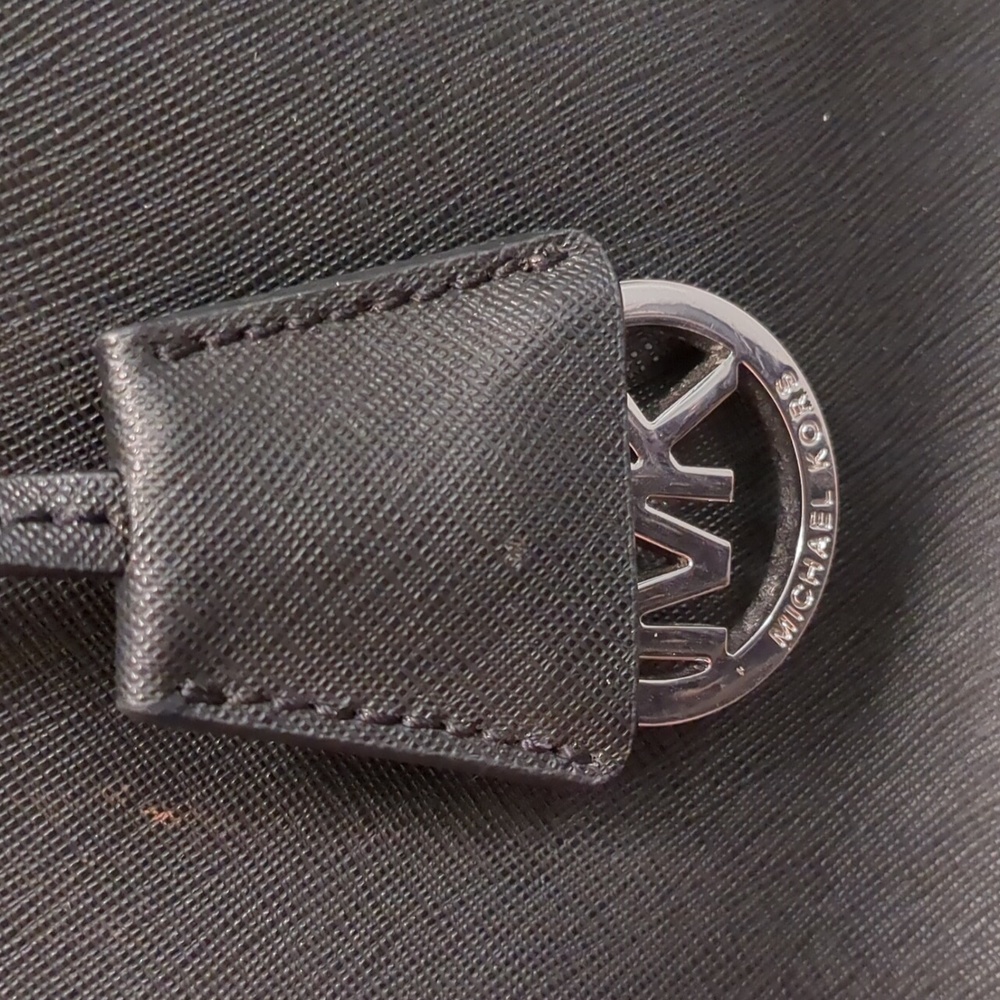 Michael Kors Dillon Satchel in black - Picture 3 of 14